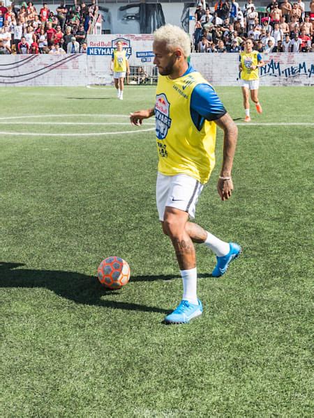 Red Bull Neymar Jr’s Five: top tips and skills.